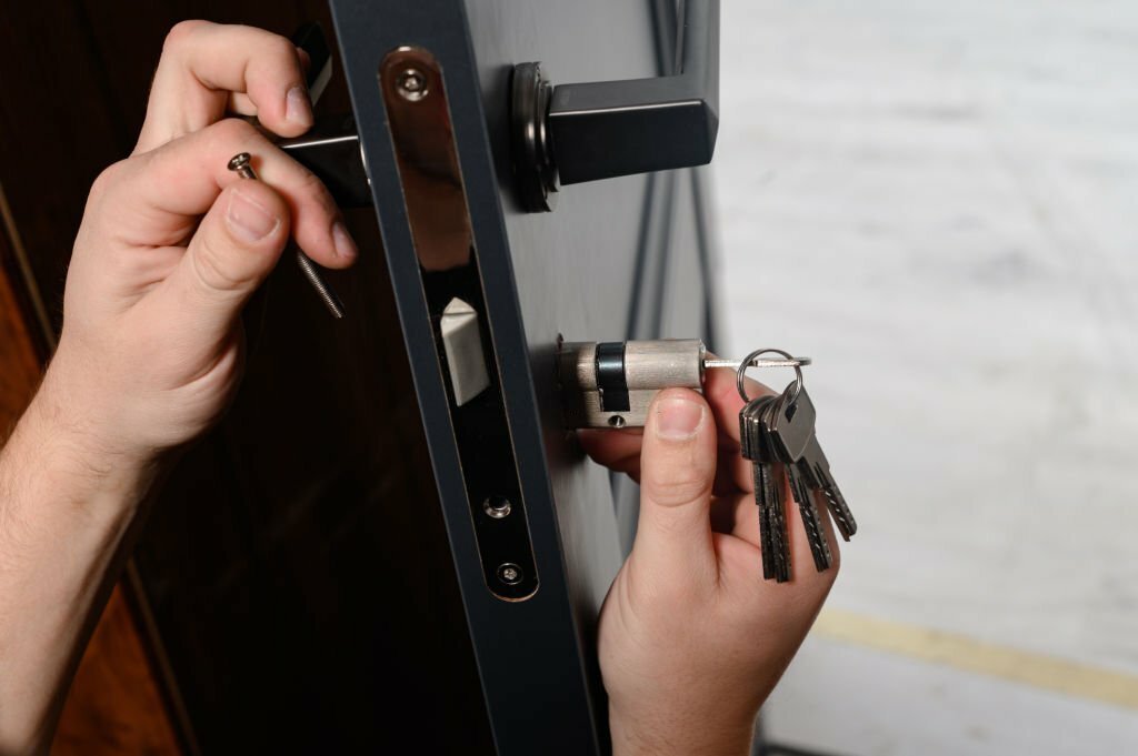 locksmith SE1