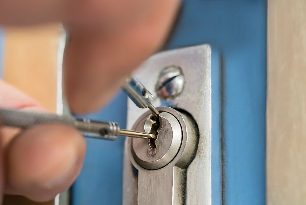 emergency locksmith SE1